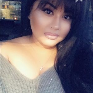 Meet your Posher, Cynthia